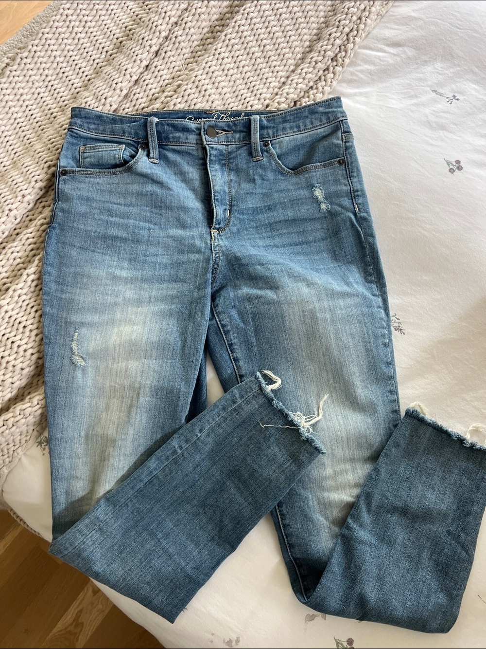 Universal Thread Light Blue Skinny Distressed Jeans